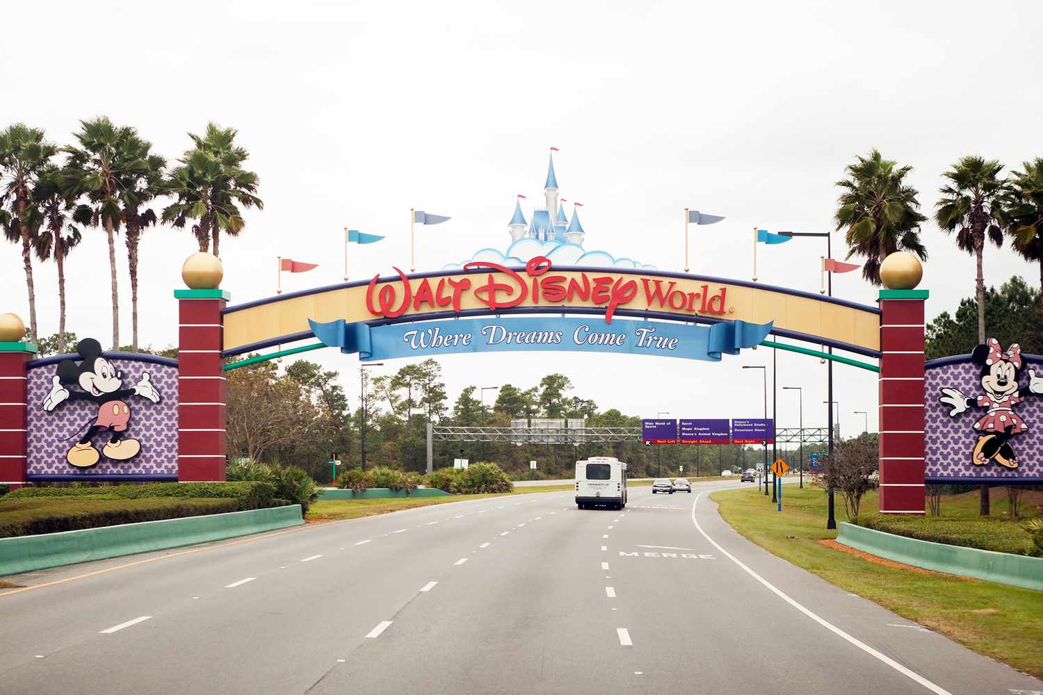 Disney World Area Is in COVID 'Crisis' According to Orange County Executive - Yahoo Entertainment