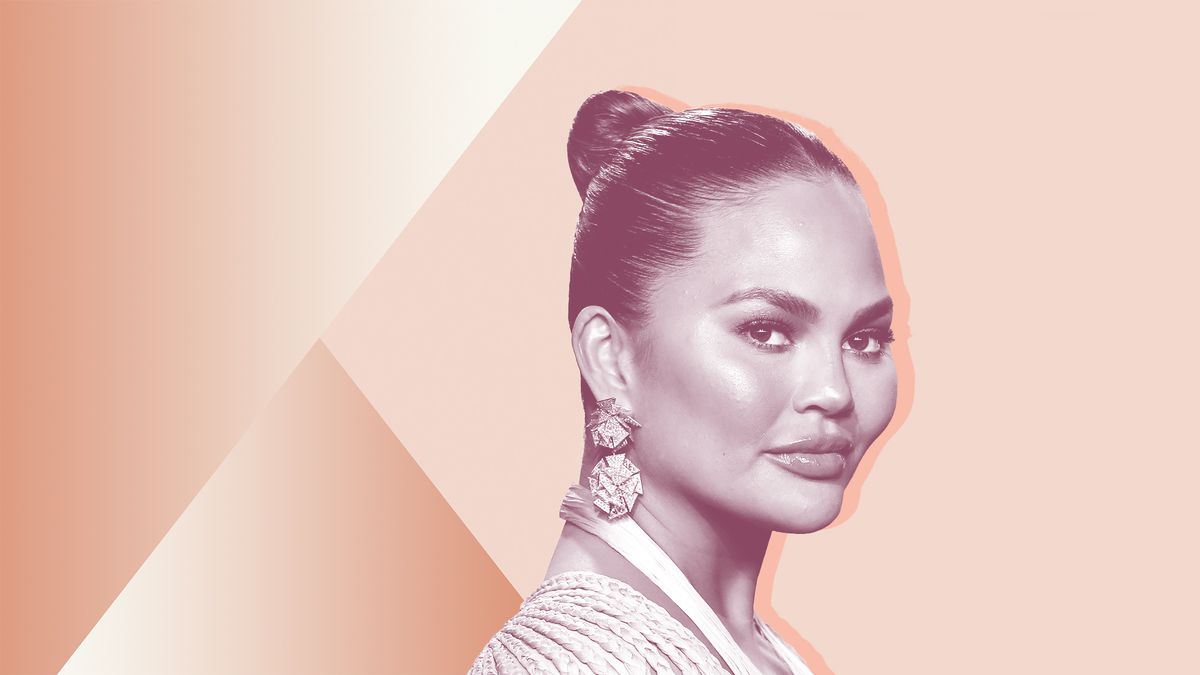 Chrissy Teigen Wants to Normalize Formula So New Moms Don't Feel Shame if They Can't Breastfeed-and the Internet Is Here for It