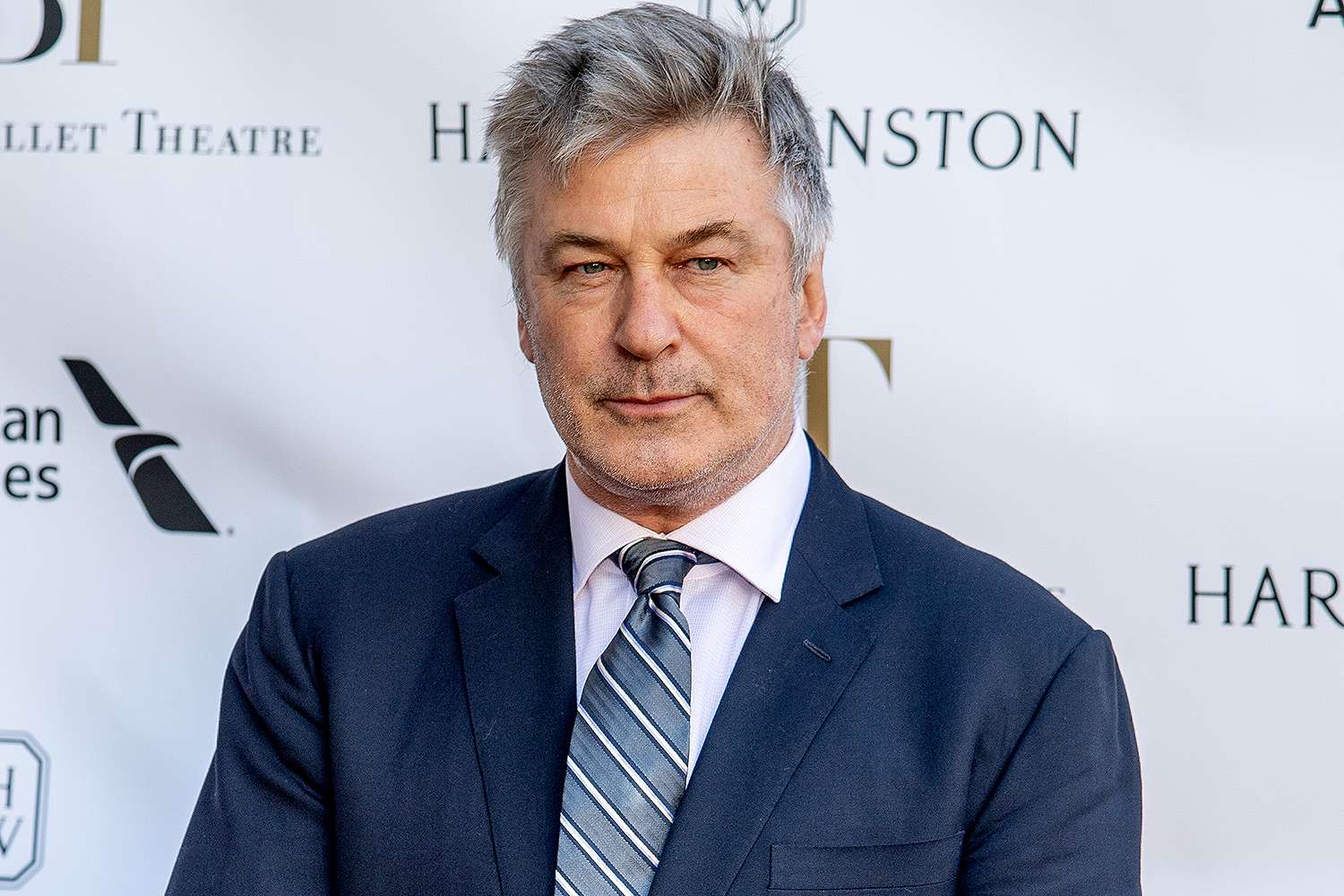 Alec Baldwin on Dealing with Years of Lyme Disease Pain: 'This Thing Just Attacks Me' - Yahoo Entertainment