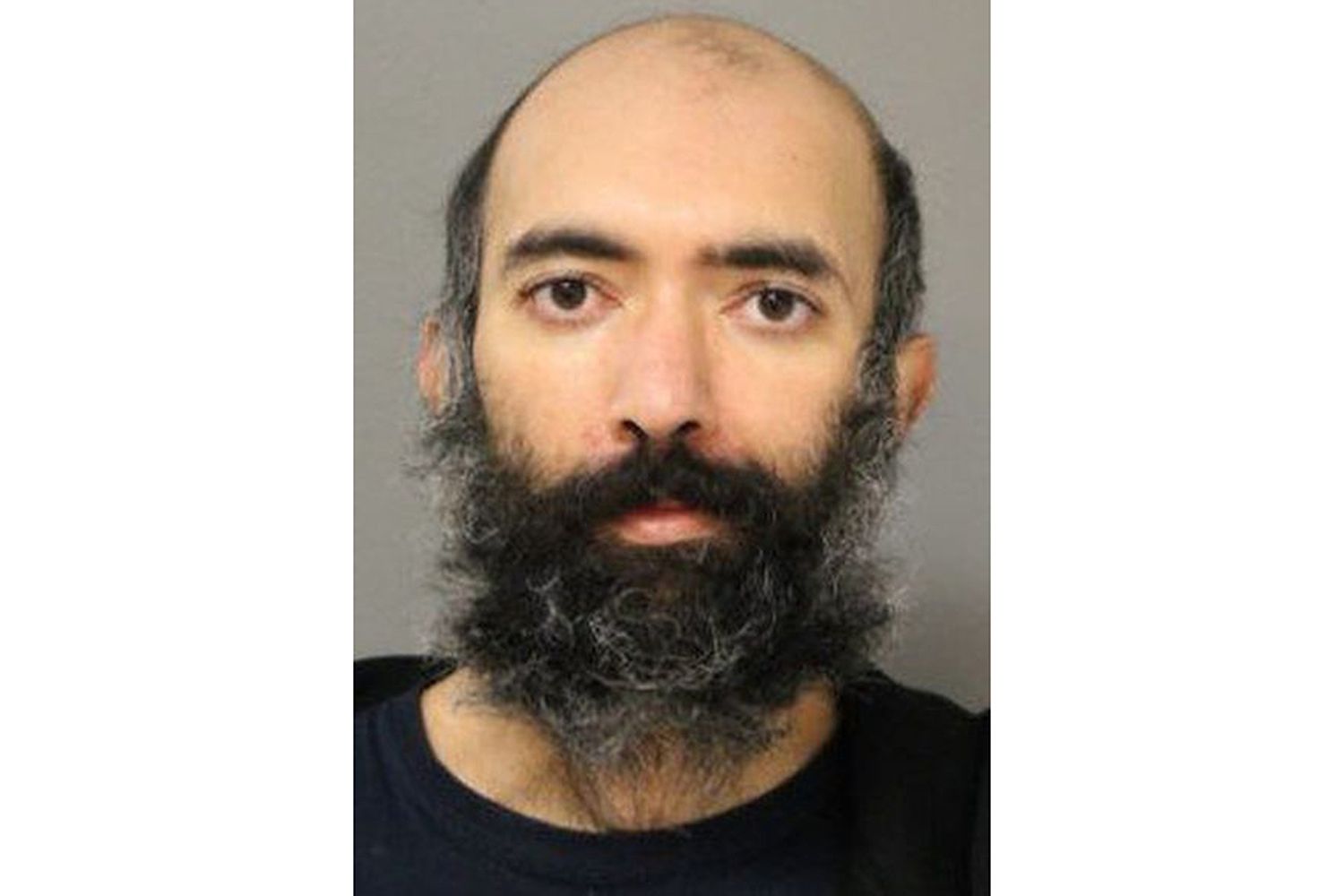 Homem que viveu no aeroporto de Chicago por 3 Meses absolvidos de acusações de invasão de propriedade