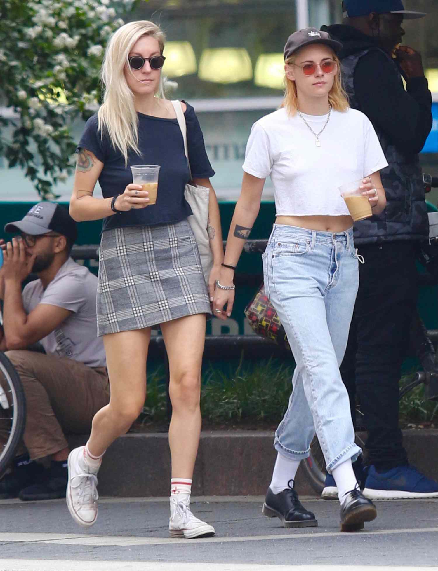 Kristen Stewart and girlfriend Dylan Meyer have an iced coffee run while out in Manhattan's Union Square Park. 11 Sep 2021