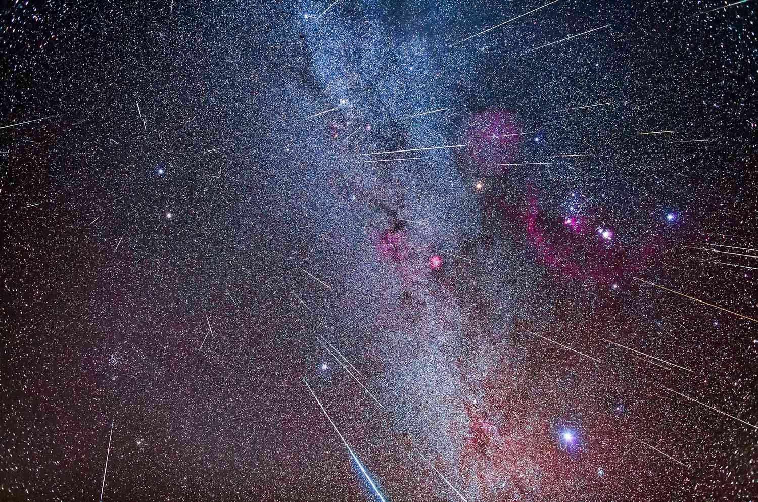 A Stargazer's Guide to the 2021 Geminid Meteor Shower: When It Will Peak and How to Watch - Yahoo Entertainment