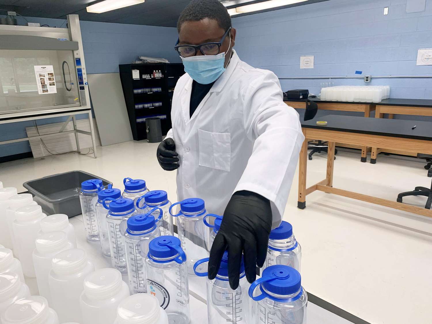 Local Teens Help Solve Flint's Water Crisis with New Lab and Water Testing: 'It Gives Me Hope' - PEOPLE.com