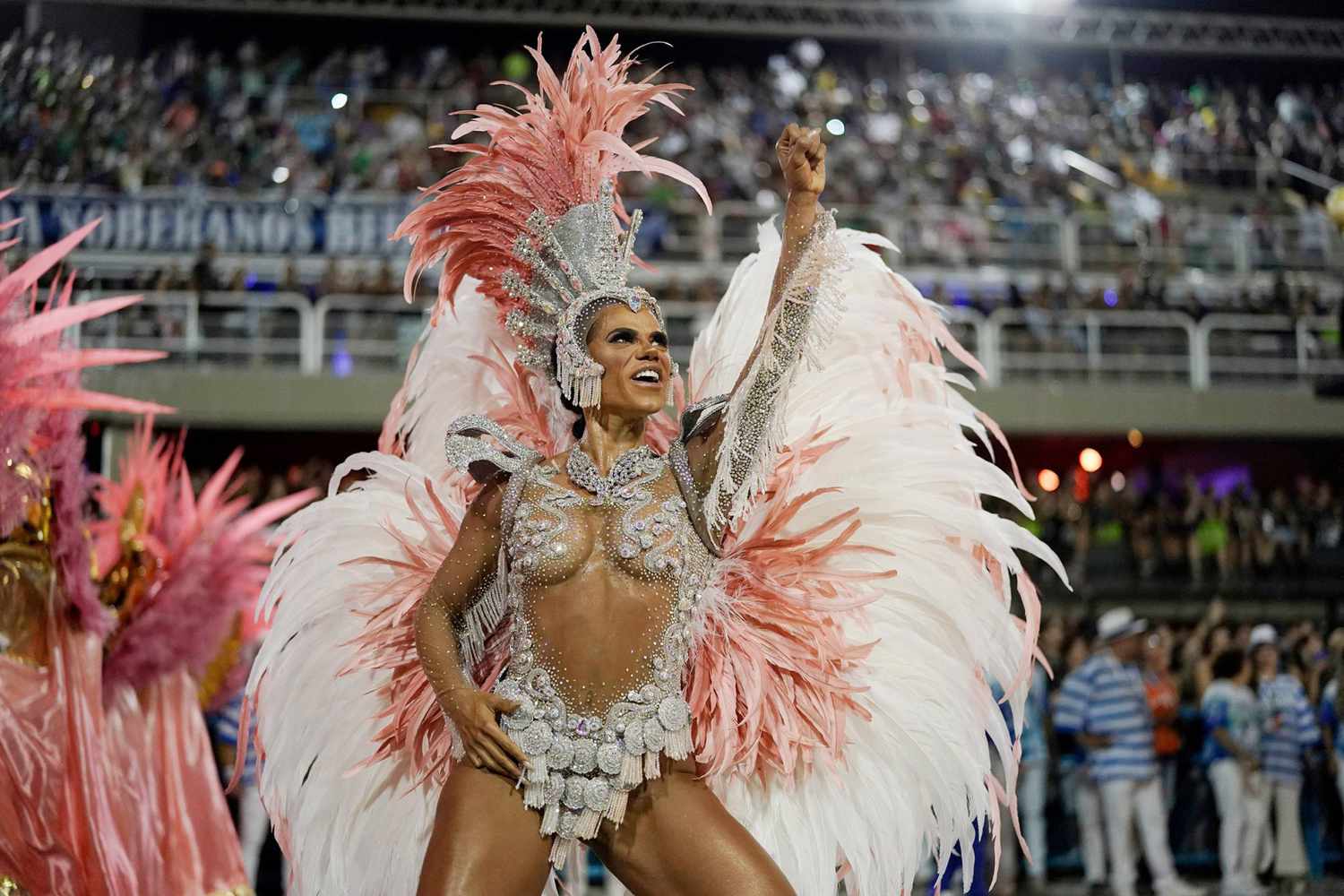 Rio S Annual Carnival Parade Suspended Due To Covid 19 People Com