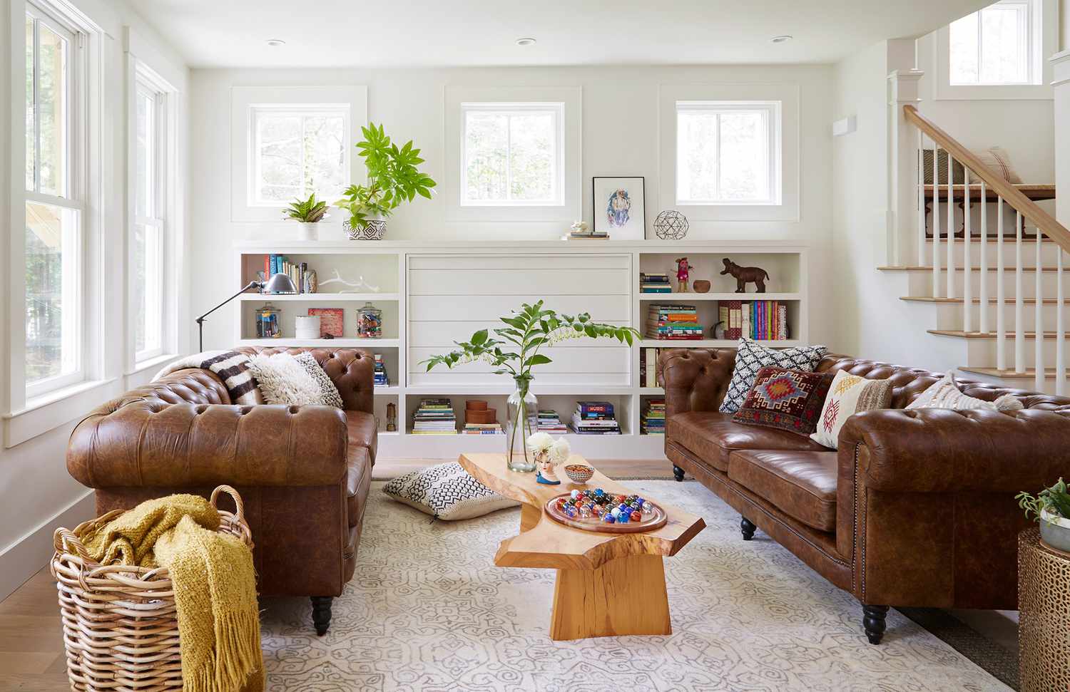 our favorite ways to decorate with a brown sofa | better