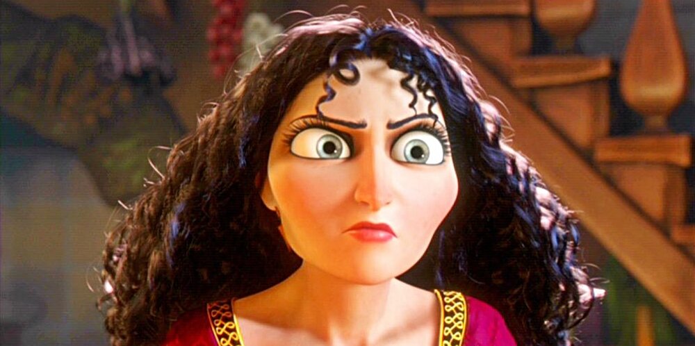 This Artists Two Faced Mother Gothel Makeup From Tangled Is Perfect.