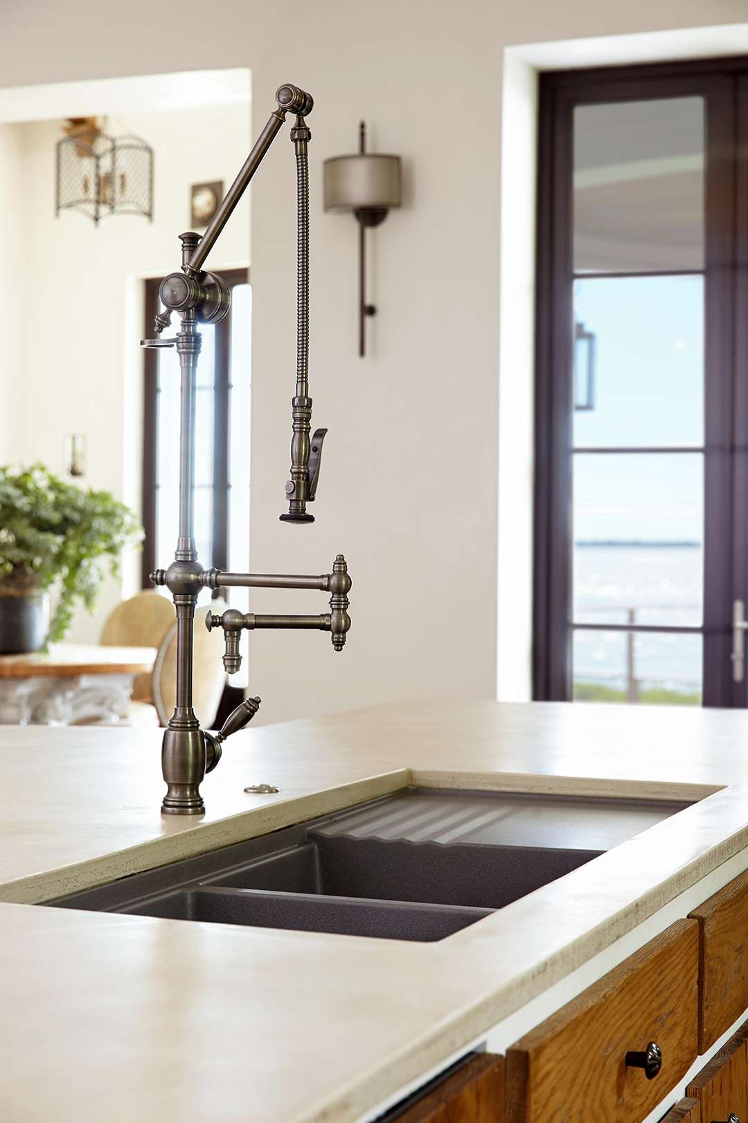 Buyer S Guide To Composite Granite Sinks Better Homes Gardens