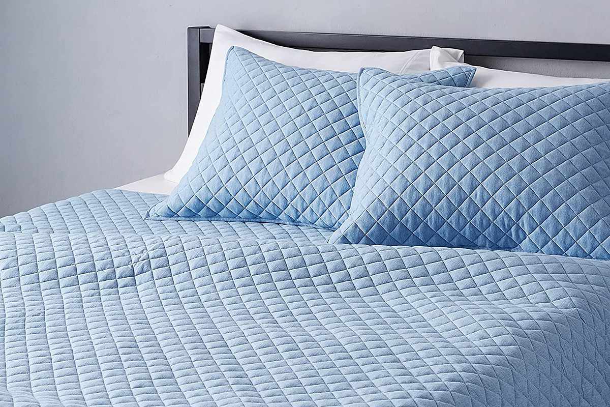 These Amazon Bed Sheets and Quilt Feel as Soft as an Old T-Shirt - PEOPLE.com
