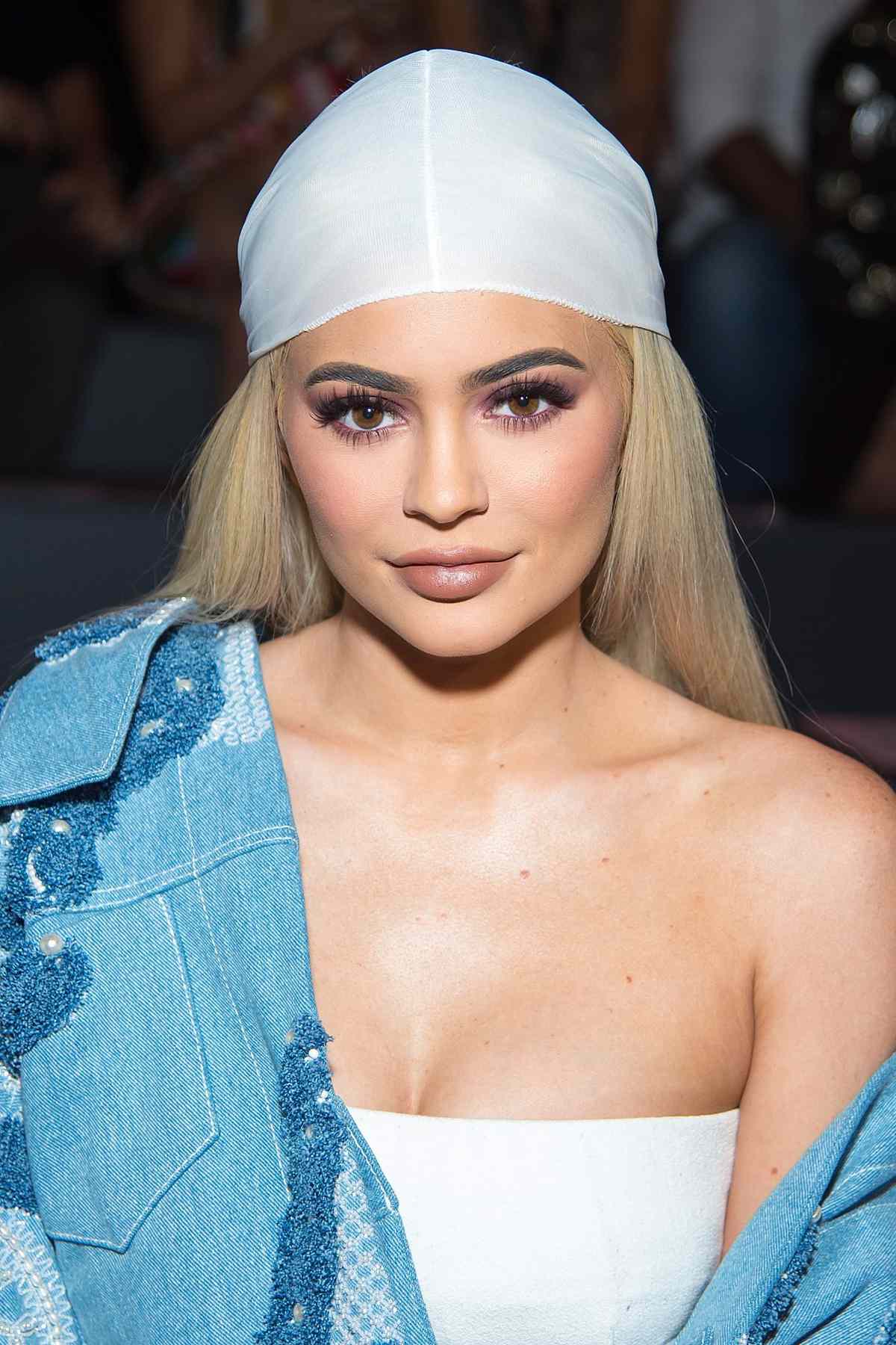 Kylie Jenner's Eyeshadow Palette Is Allegedly Giving People Headaches