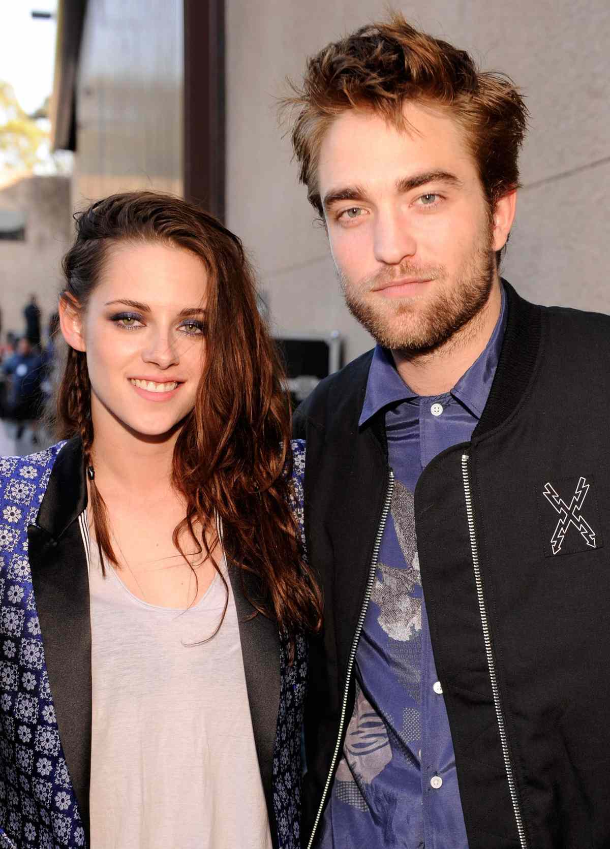 who is dating rob pattinson