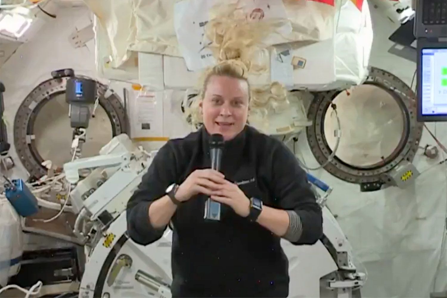 Astronauts Aboard the International Space Station Share What They Ate for Thanksgiving Dinner - Yahoo Entertainment