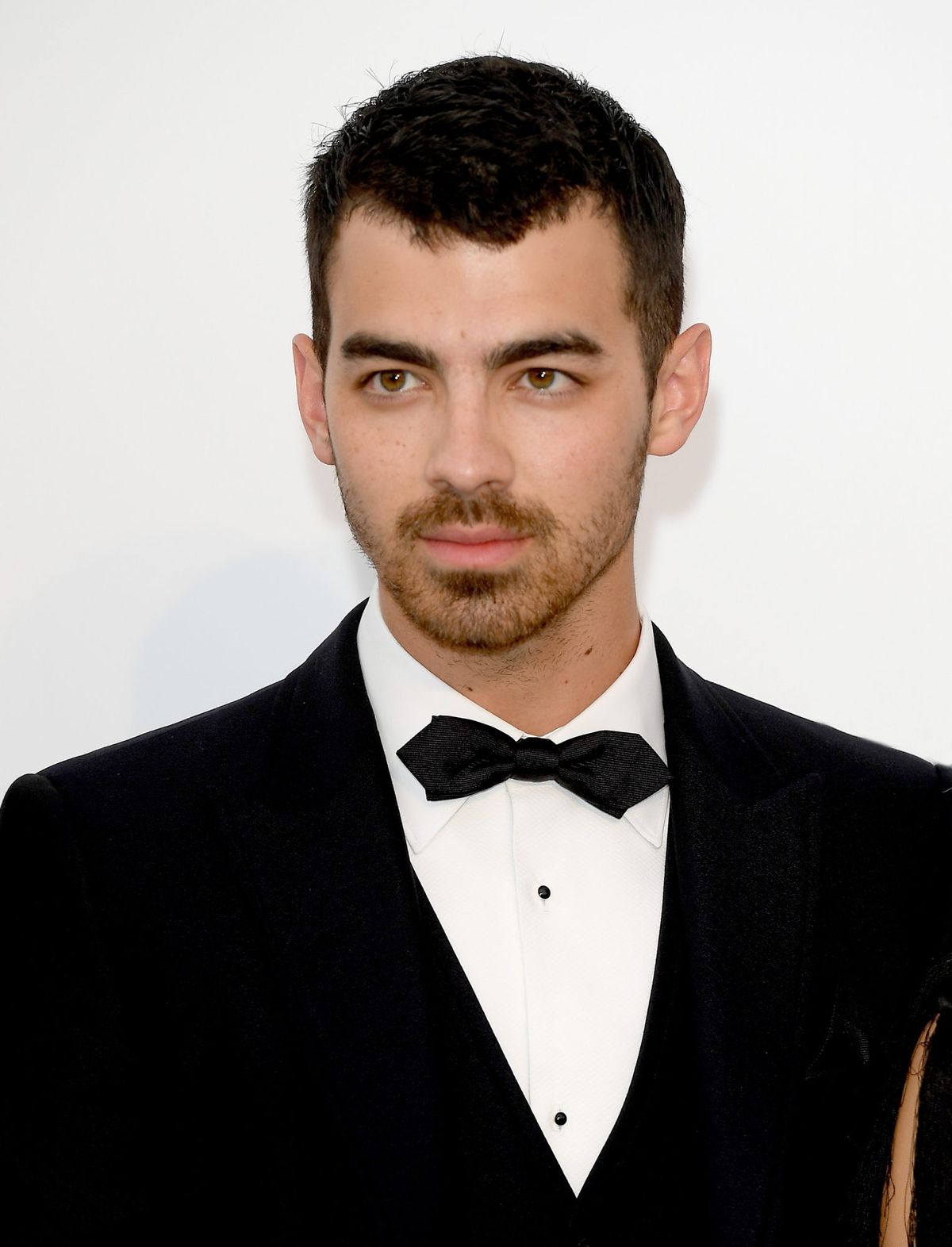 Joe Jonas' Core Workout Includes Getting Punched in the Abs, but Does ...