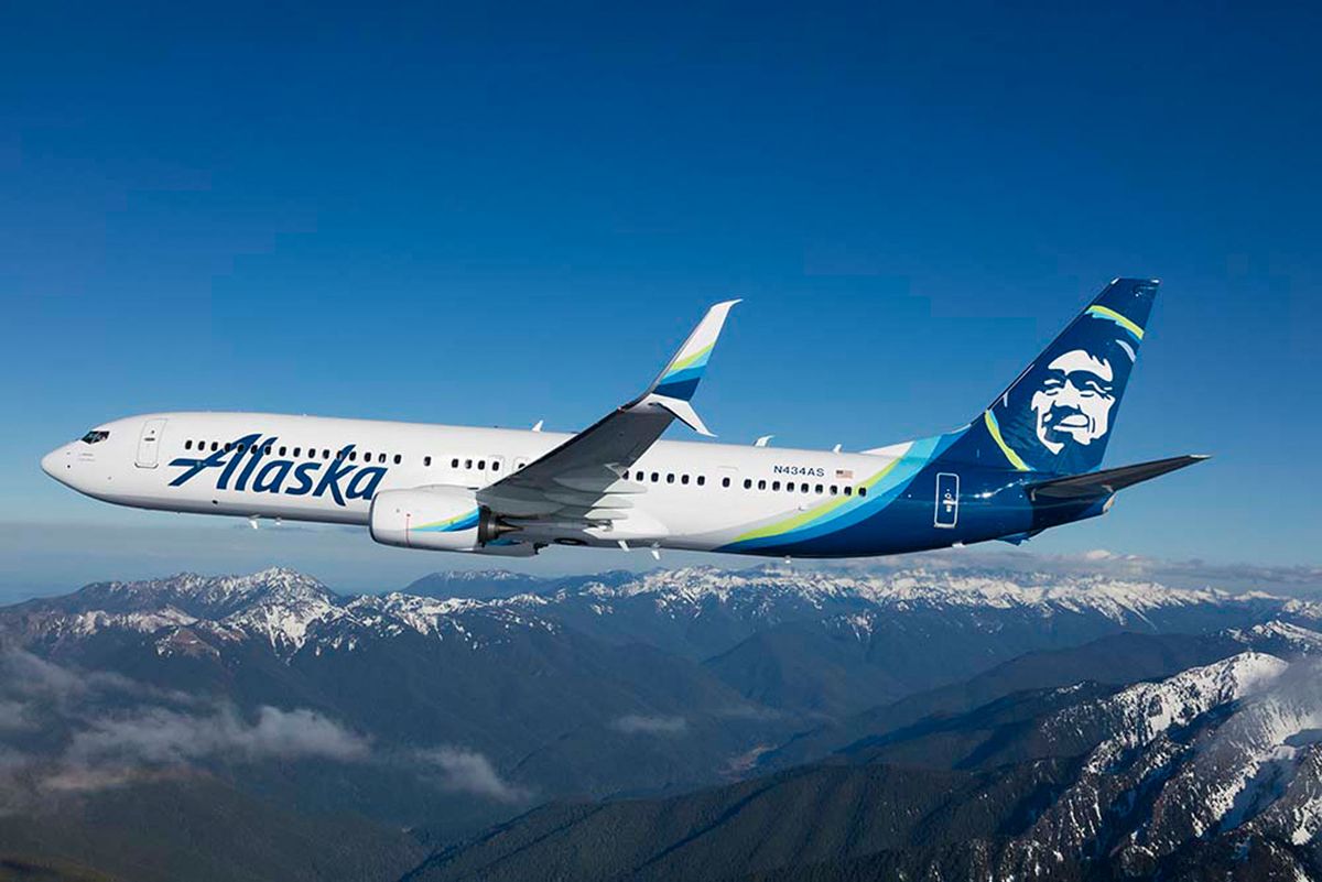 Flipboard: Alaska Airlines threatens unmasked fliers with a soccer ...