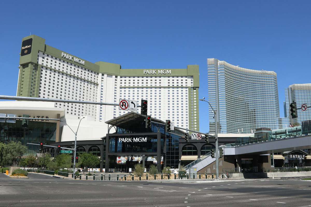 These Las Vegas Casinos and Resorts Are Back Open for 24-hour Operations | Travel + Leisure