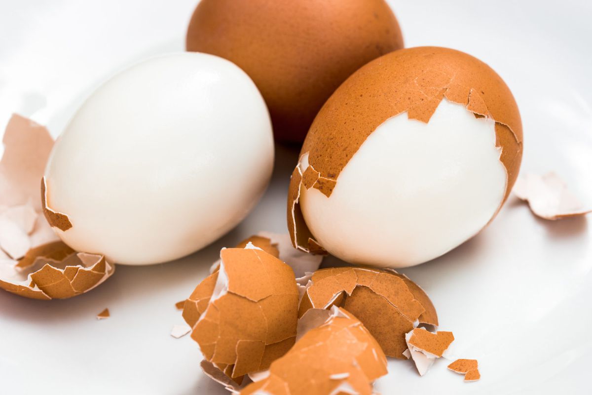 This Hack For Peeling Hard Boiled Eggs Actually Works Food Wine