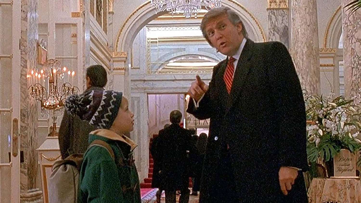 Macaulay Culkin Supports Donald Trump Removal From "Home Alone 2" |  PEOPLE.com