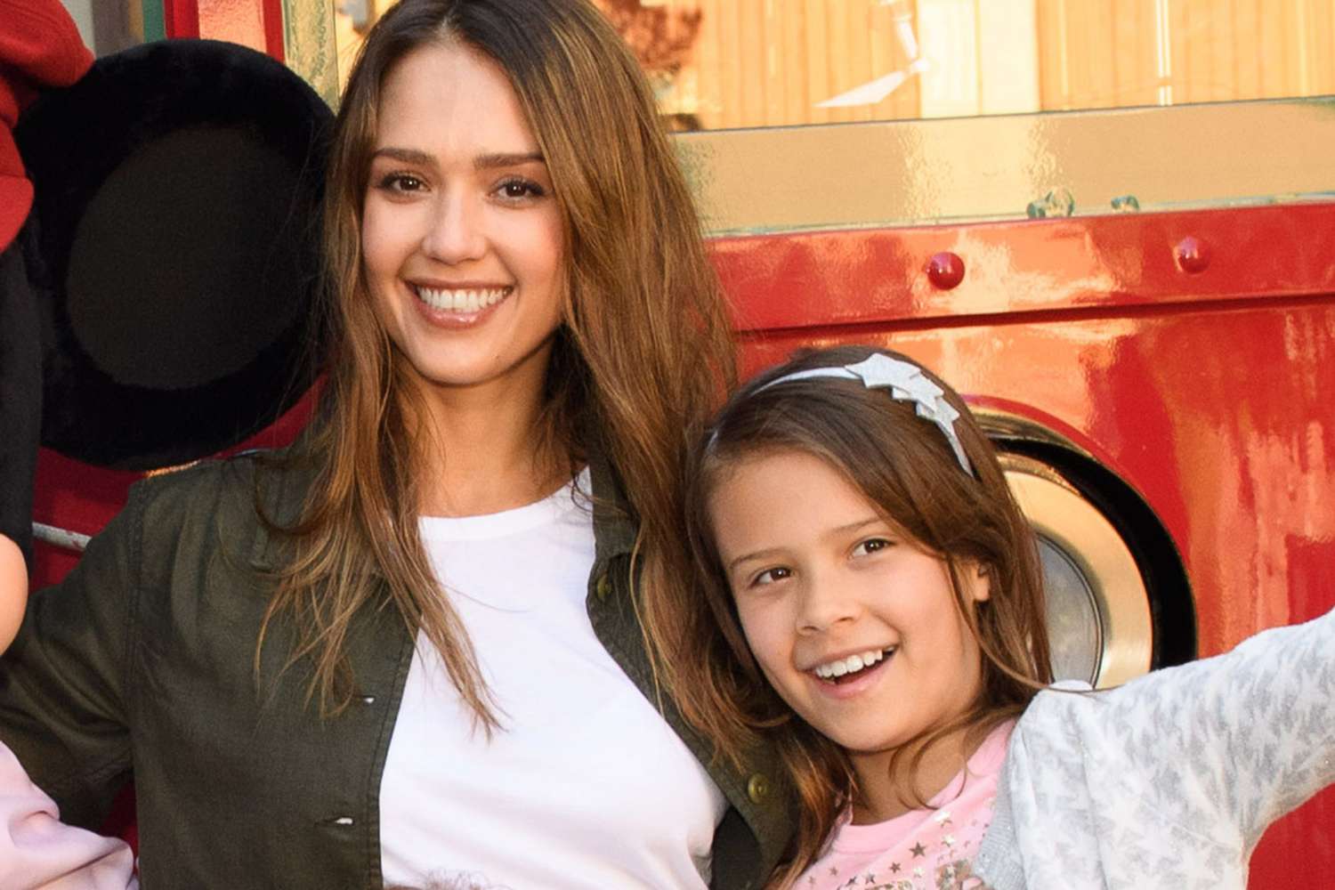 Jessica Alba Reveals She Started Going To Therapy With Daughter Honor People Com Some lesser known facts about jessica alba jessica alba was thirteen when she started acting. jessica alba reveals she started going