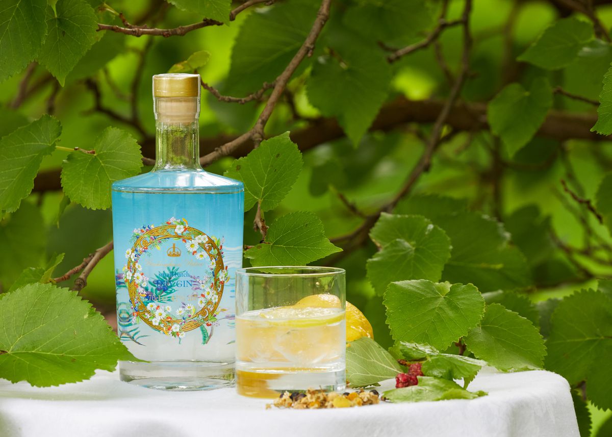 Buckingham Palace Releases Its Own Gin | Food & Wine