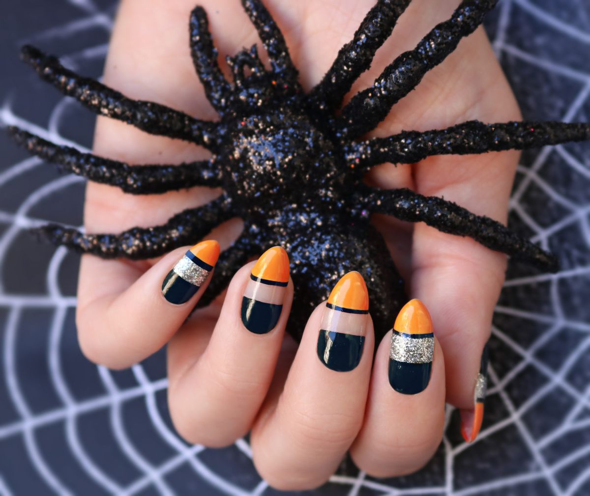 Halloween Nail Designs The Best Halloween Manicures 2020 Instyle