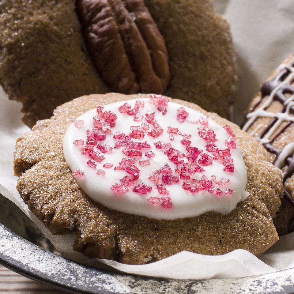 Iced Gingerbread Cookie Thins