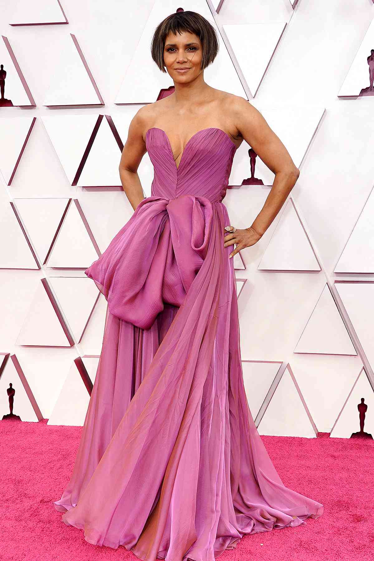 Halle Berry arrives at the Oscars