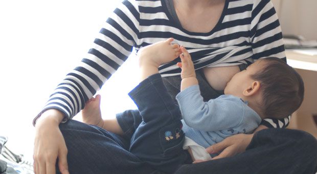 6 Ways to Help Prevent Breastfeeding Pain