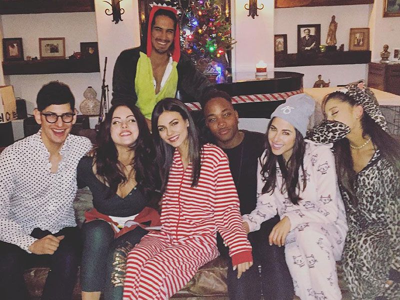 Download Ariana Grande Victoria Justice Have Victorious Christmas Pajama Party Reunion People Com Yellowimages Mockups