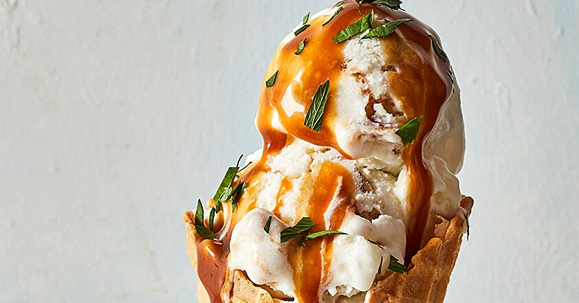 This Thanksgiving, Serve Mashed Potato Ice Cream with This Wild Recipe |  HelloGiggles