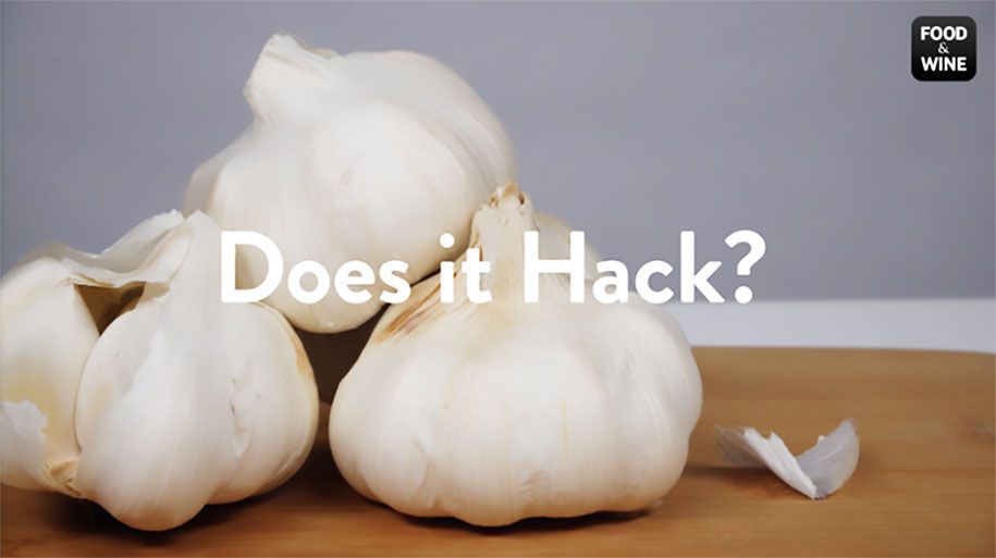 how to remove garlic smell from plastic containers