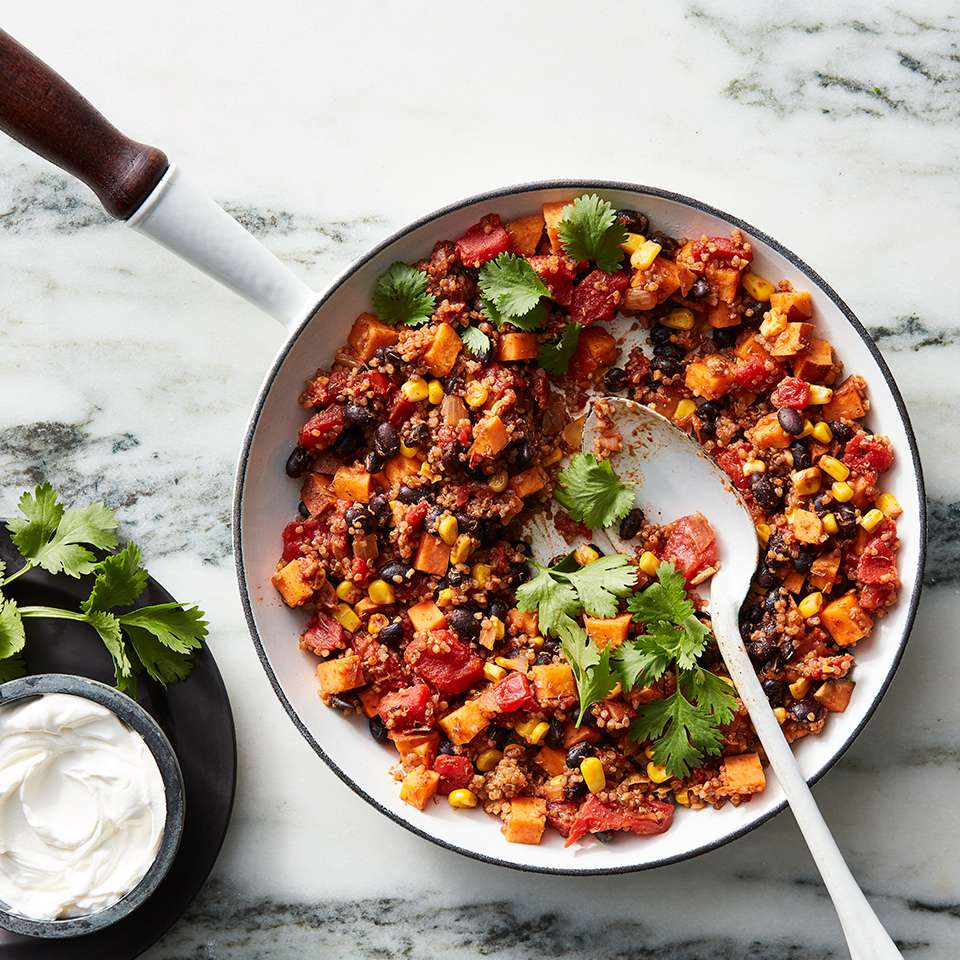 Mexican Skillet Quinoa Recipe | EatingWell