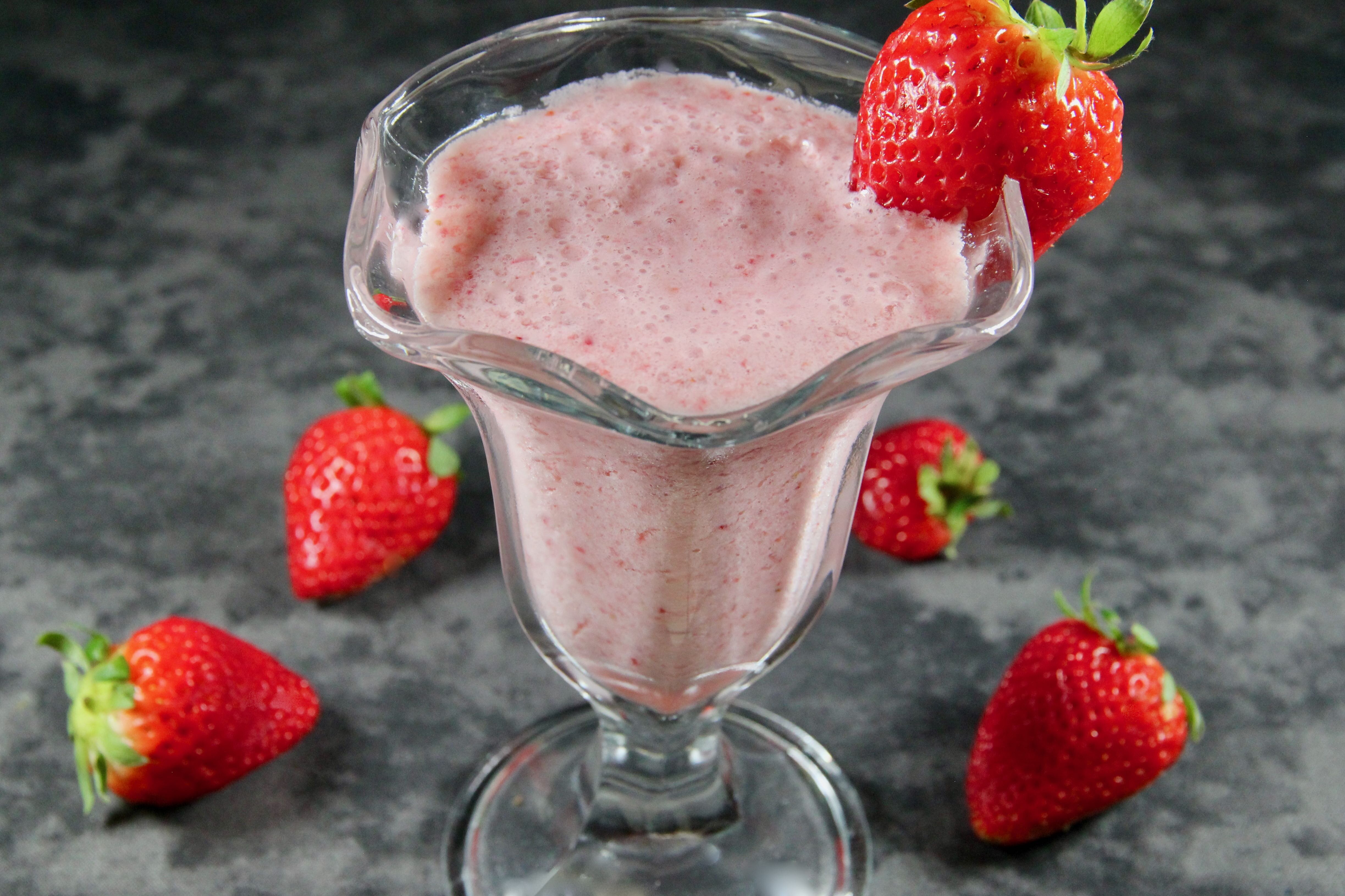 Featured image of post How to Make Skinny Strawberry Smoothie