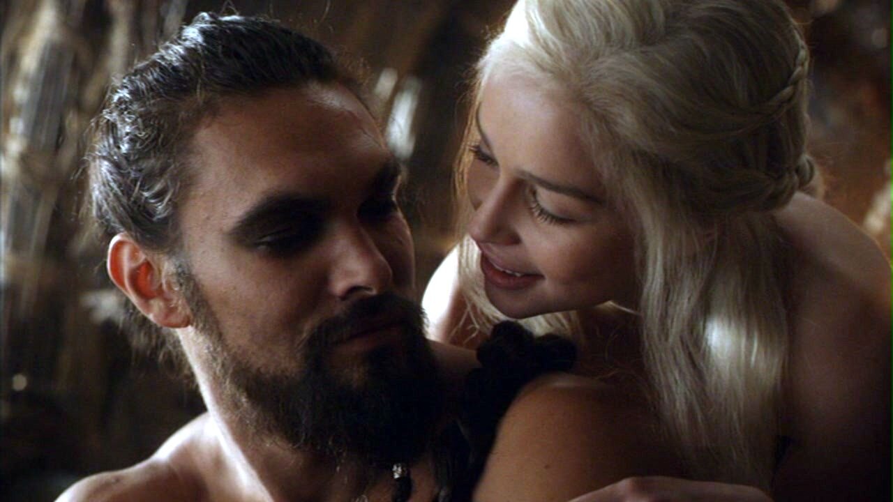 Jason Momoa Aka Khal Drogo Sent Emilia Clarke The Sweetest Messages Hellogiggles