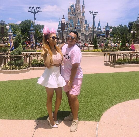 That One Time People Thought This Girl Was Ariana Grande At Disney World And Were Really Really Angry Hellogiggles