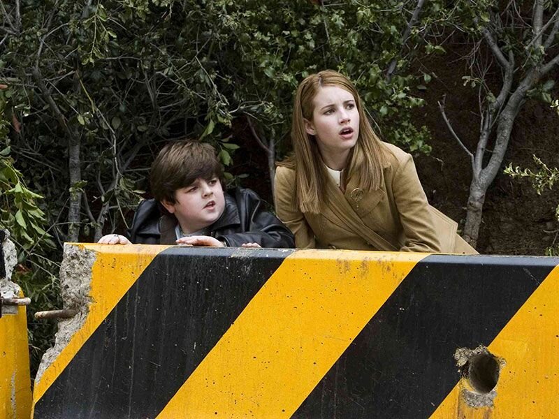 Emma Roberts And Her Nancy Drew Costar Look Unrecognizable In This Throwback Pic Hellogiggles