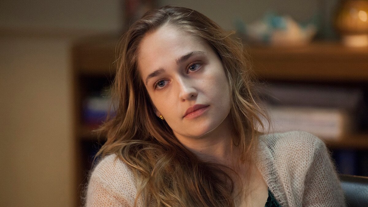 Jemima Kirke Rocks A Short Blonde Bob And Our Eyes Can Barely Handle It Hellogiggles
