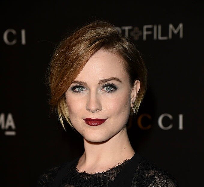 Evan Rachel Wood S Silver Ombre Hair At The Westworld Premiere Is Perfect Hellogiggles