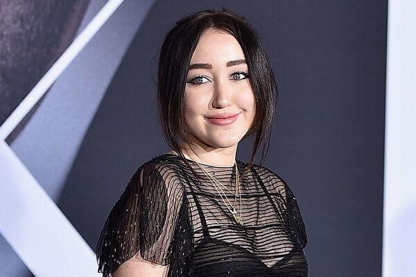 Noah cyrus sexy