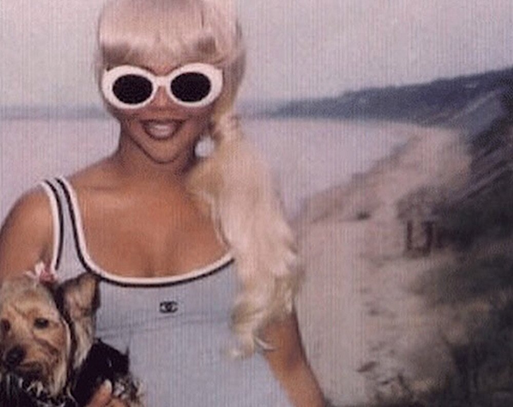 The Sunglasses Lil Kim Made Popular In The 90s Are Making A Comeback Hellogiggles