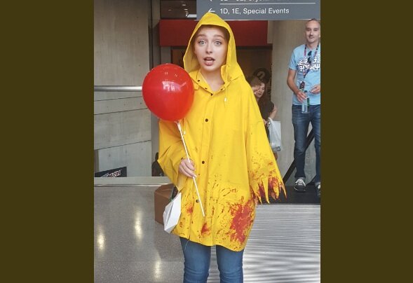 11 Halloween Costumes You Already Have Hanging In Your Closet That You Ll Actually Be Excited To Wear Hellogiggles