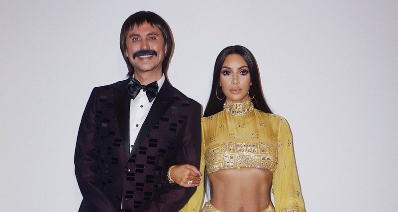 Kim Kardashian And Jonathan Cheban S Sonny And Cher Halloween Costumes Are So Good That Cher Herself Approves Hellogiggles