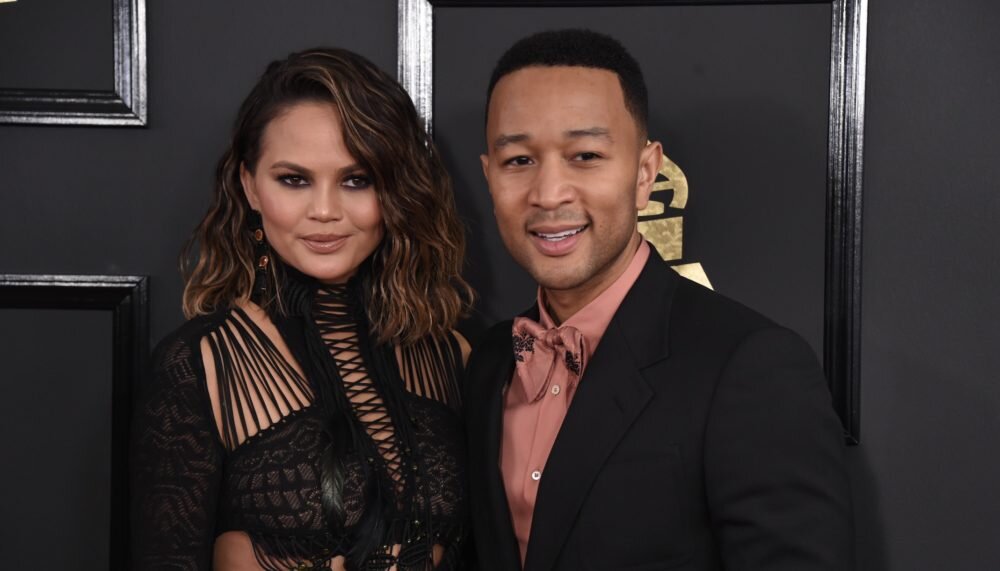 Chrissy Teigen Once Had A Jealous Meltdown Over John Legend Hellogiggles