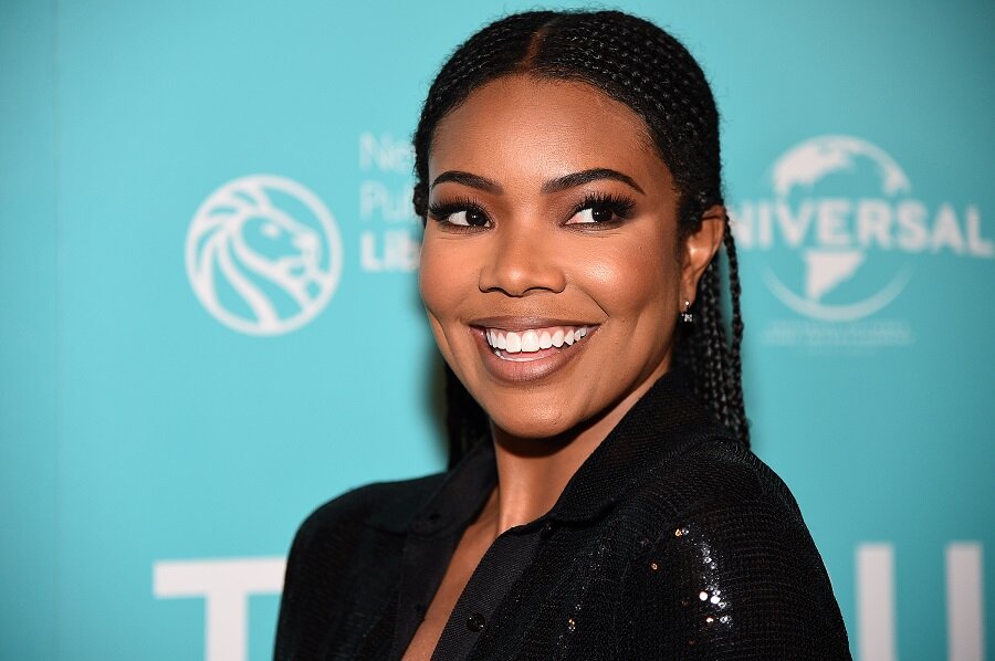 Gabrielle Union Just Wore A Face Mask At The Airport Hellogiggles