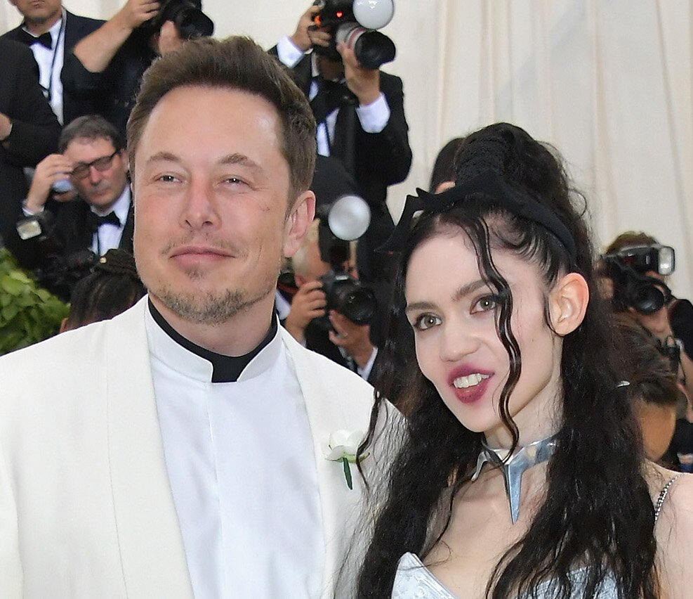 Elon Musk Shared A Rare Family Photo With Grimes And Baby X Ae A Xii Got So Big Hellogiggles