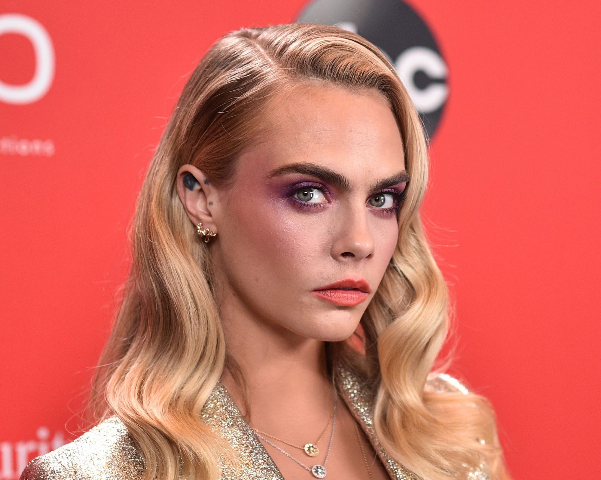 Cara Delevingne Opened Up About Being Homophobic Before Accepting Her Sexuality Hellogiggles