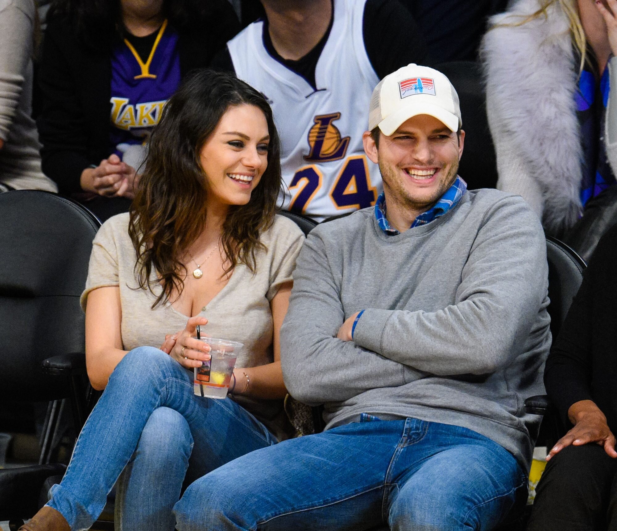 People Have A Lot To Say About Mila Kunis And Ashton Kutcher S Views On Hygiene Hellogiggles