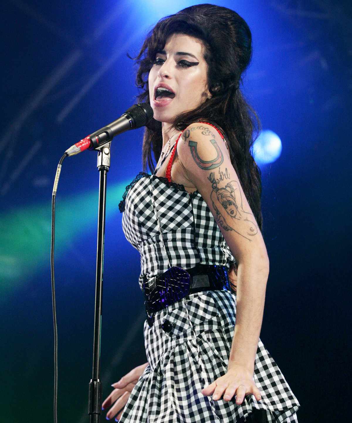 Amy Winehouse S Stylist Remembers Working With The Late Singer Instyle