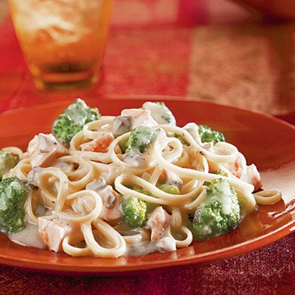 Campbell S Chicken Broccoli Alfredo Recipe Myrecipes