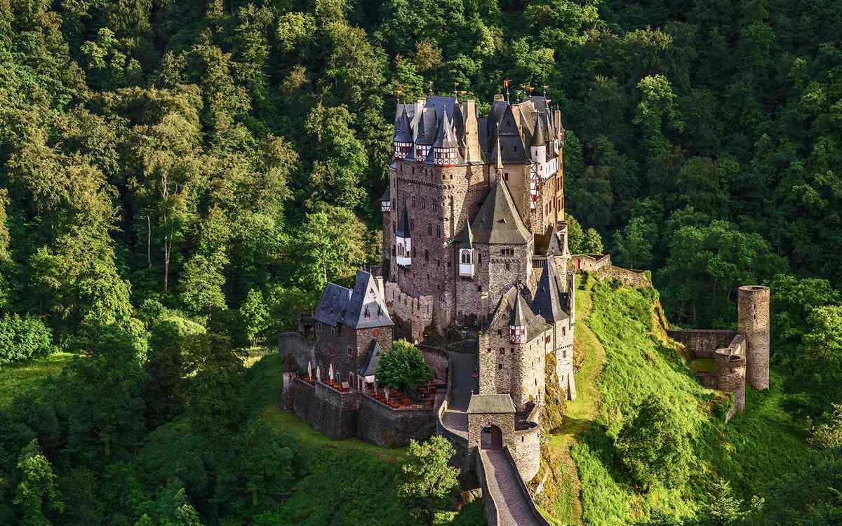 These Hidden Castles In Europe Are Straight Out Of A Fairy Tale