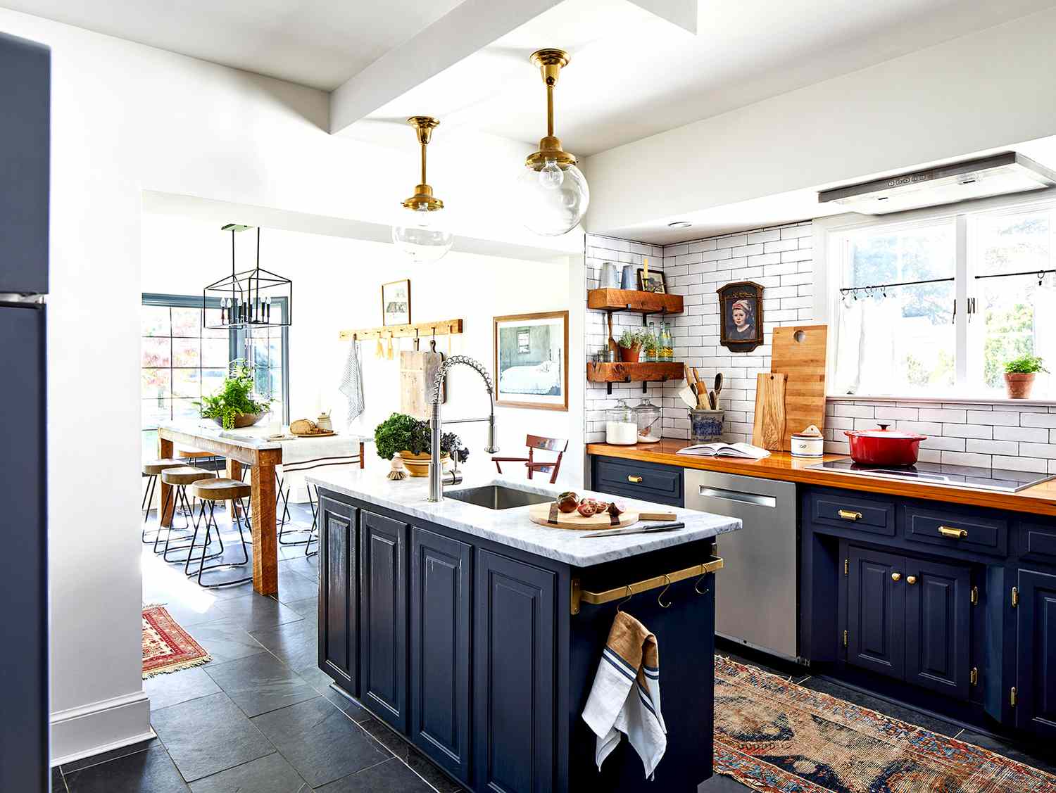 13+ Find The Best Ideas Modern White Kitchen Wood Floor Display - House