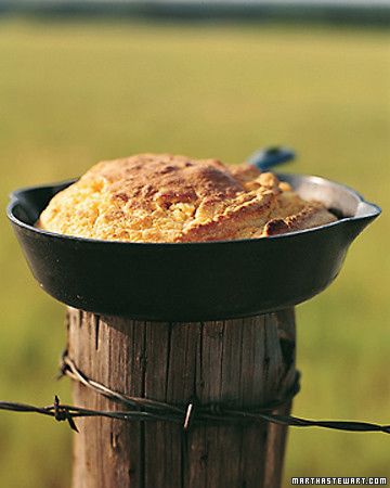 Traditional Skillet Cornbread 
